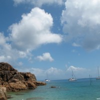 Blick vom Strand hinaus auf die Boote vor'm Tauchplatz, September 2006