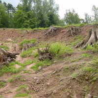 Rechts vom 1. Parkplatz findet man den abgerutschten Bereich, August 2002